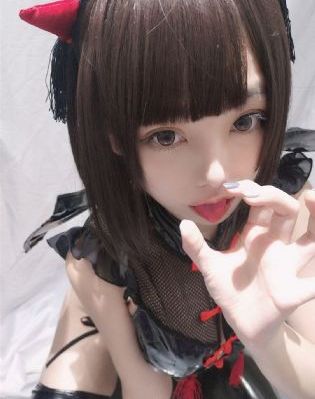 伊人久久大香线蕉综合四虎小说_BD韩语手机在线看